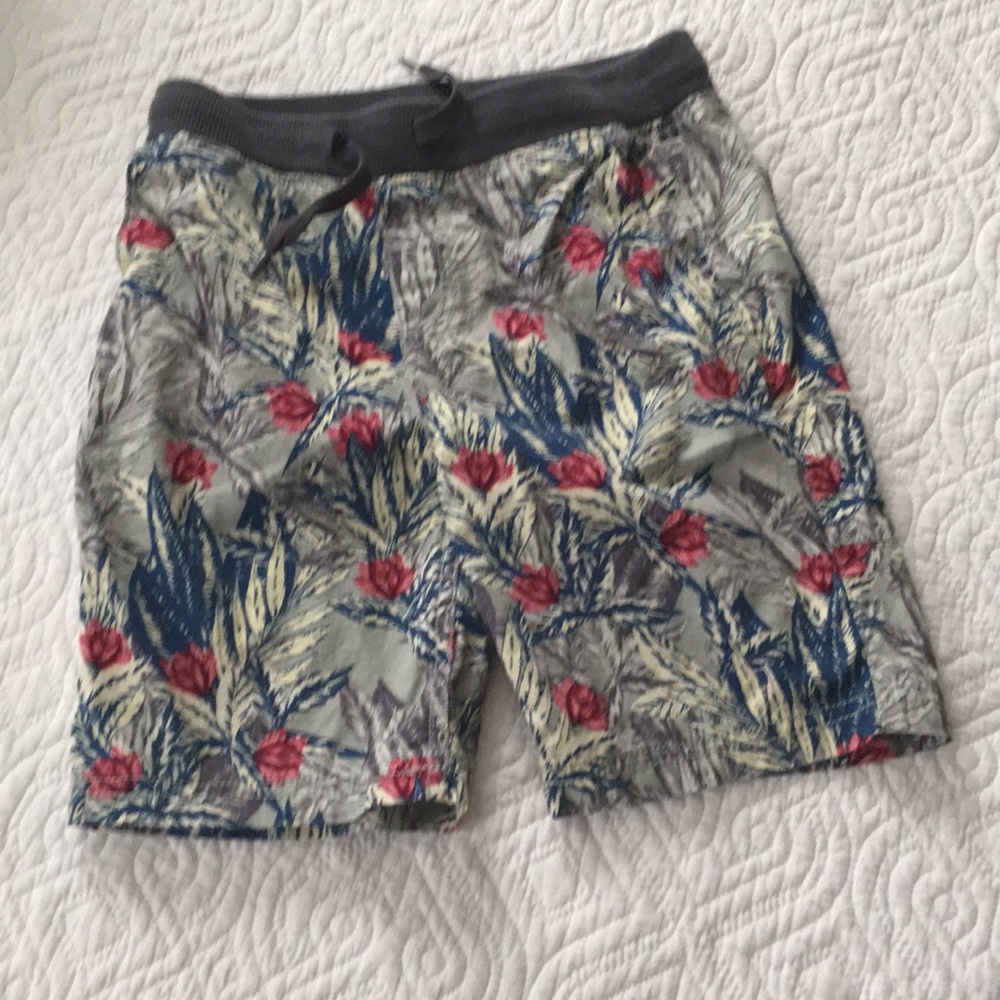 Boys Hawaiian Shorts, Size 7